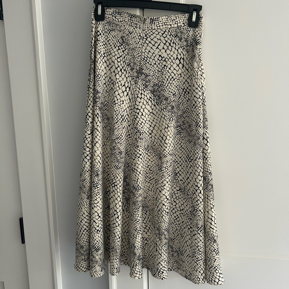 Banana Republic Cream Maxi Pleated A-Line Skirt